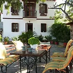 Archontiko Stafylopati Guest house 3*