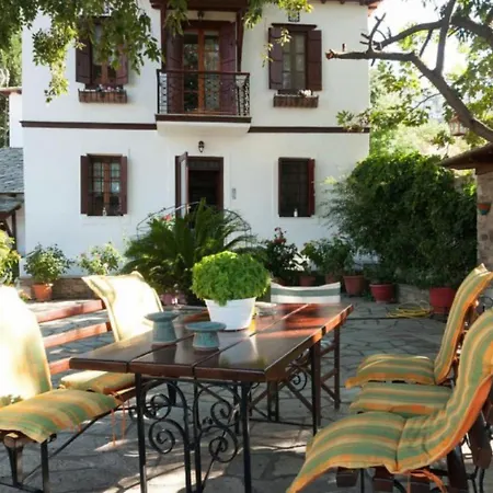 Archontiko Stafylopati Pensiune 3*