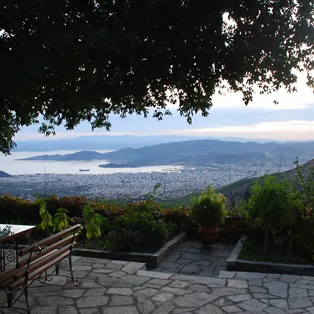 Archontiko Stafylopati Pensiune