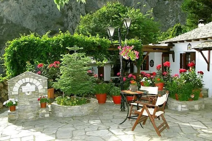 Archontiko Stafylopati Μακρινίτσα