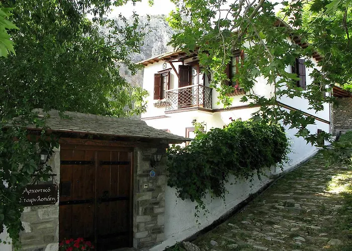 Πανσιόν Archontiko Stafylopati 3*